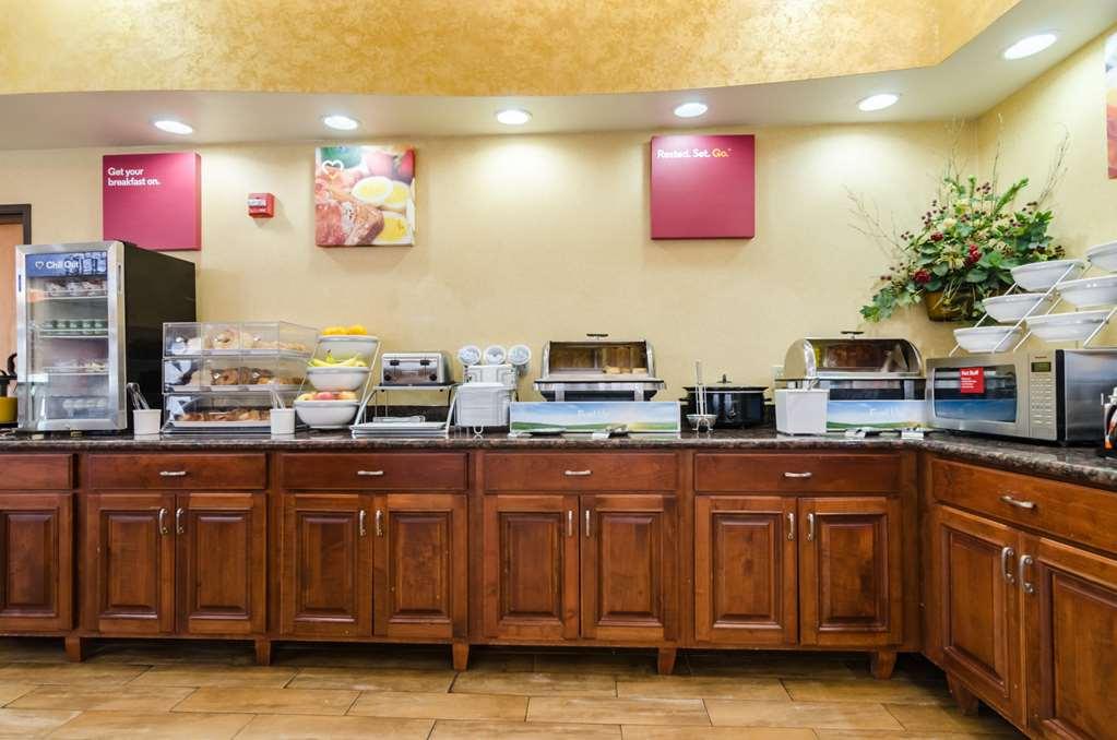 南萨利纳凯富套房酒店 萨莱纳 餐厅 照片